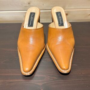 Beautiful saddle color David Aaron mules in size 6